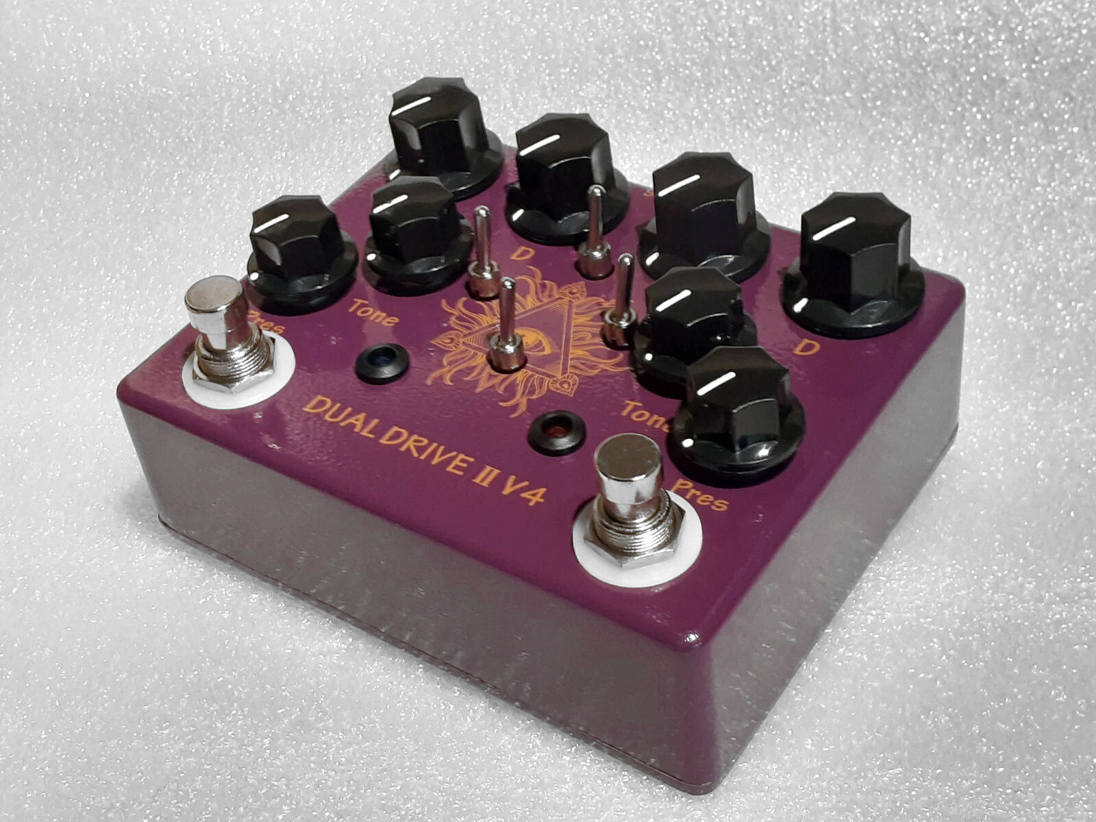 Hot Box DUAL DRIVE II V4 BOOST DIST/ON Pedal 4 DIP + 4 Toggles Bluesbreaker King Of Tone Inspired - Image 2